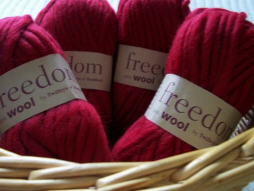 Twilleys Freedom Wool Deep Red Shade 403
