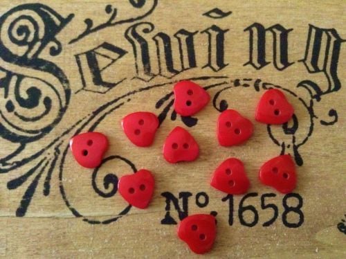 Red Heart Shape Buttons, Set of 10 x 10mm