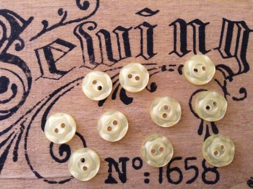 Lemon Flower Buttons, Set of 10 x 11mm