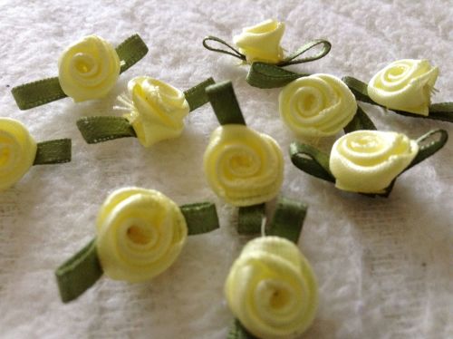 10 Lemon Ribbon Roses with Green Leaves