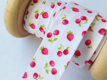 strawberry cherry patterned bias tape 18mm red berries green leaf 1m