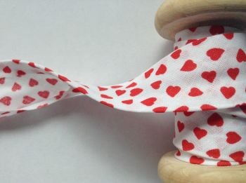 red hearts printed cotton bias binding 25mm x 25 metres