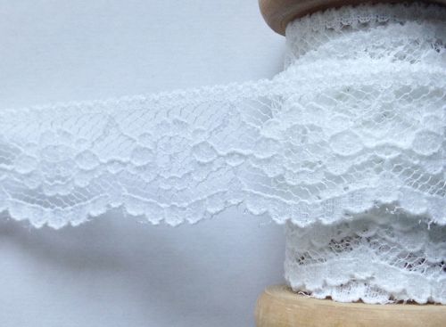 White Lace Flower Patterned Scalloped Garment Trim