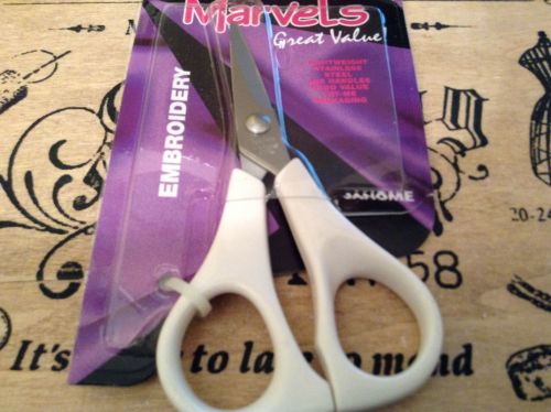 Janome Marvels Embroidery Scissors XE56, 121mm