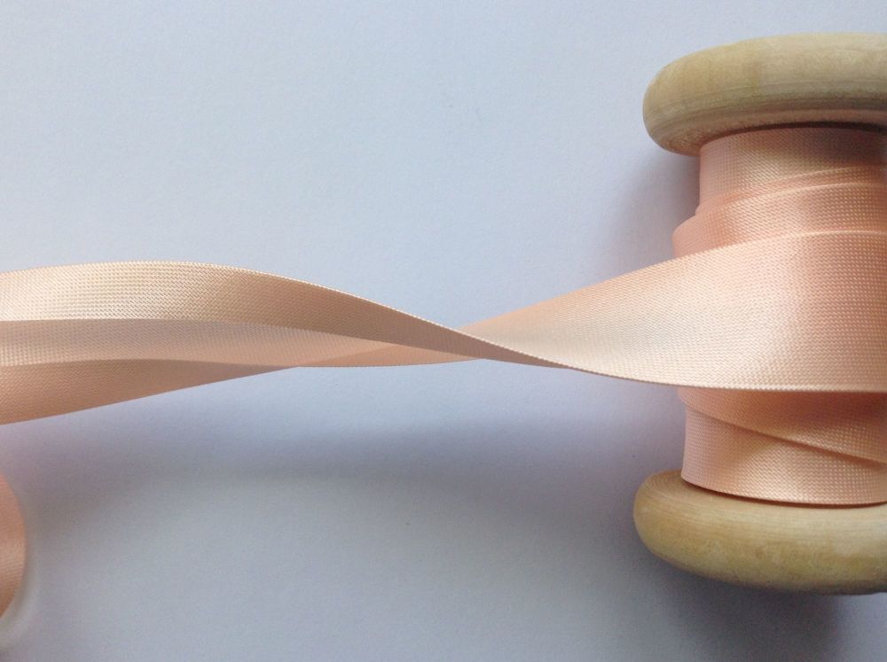 Peach Satin Bias Tape 19mm Fabric Trimming Ribbon Pre-Folded 1 Metre