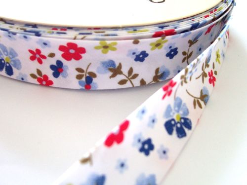 18mm Flower Patterned Cotton Fabric Trimming Per Reel - 7600/018