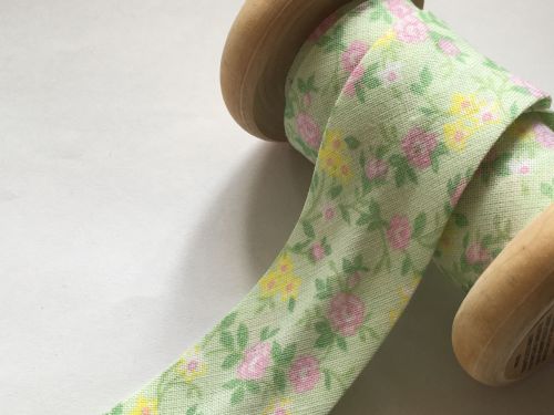 25mm wide sewing tape with green yellow and pink flowers 883-8195