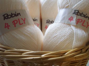 Robin 4ply Knitting Wool Cream 100g