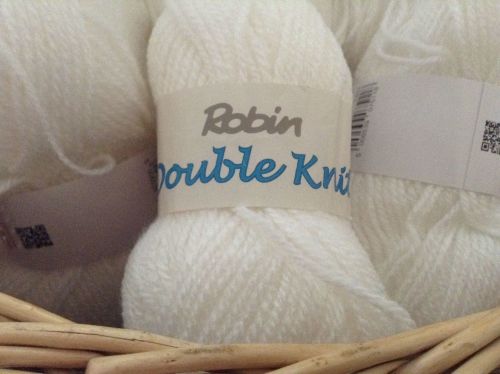 Robin Double Knitting Wool For Toys Dolls - White
