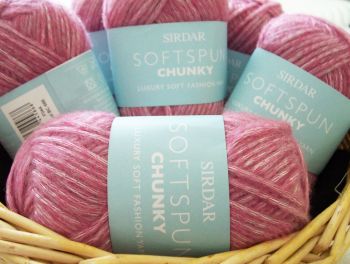 Sirdar Chunky Knitting Wool - Softspun F044-586 Pink