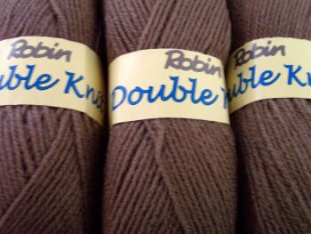 Robin Double Knitting Wool 100g Ball - Taupe
