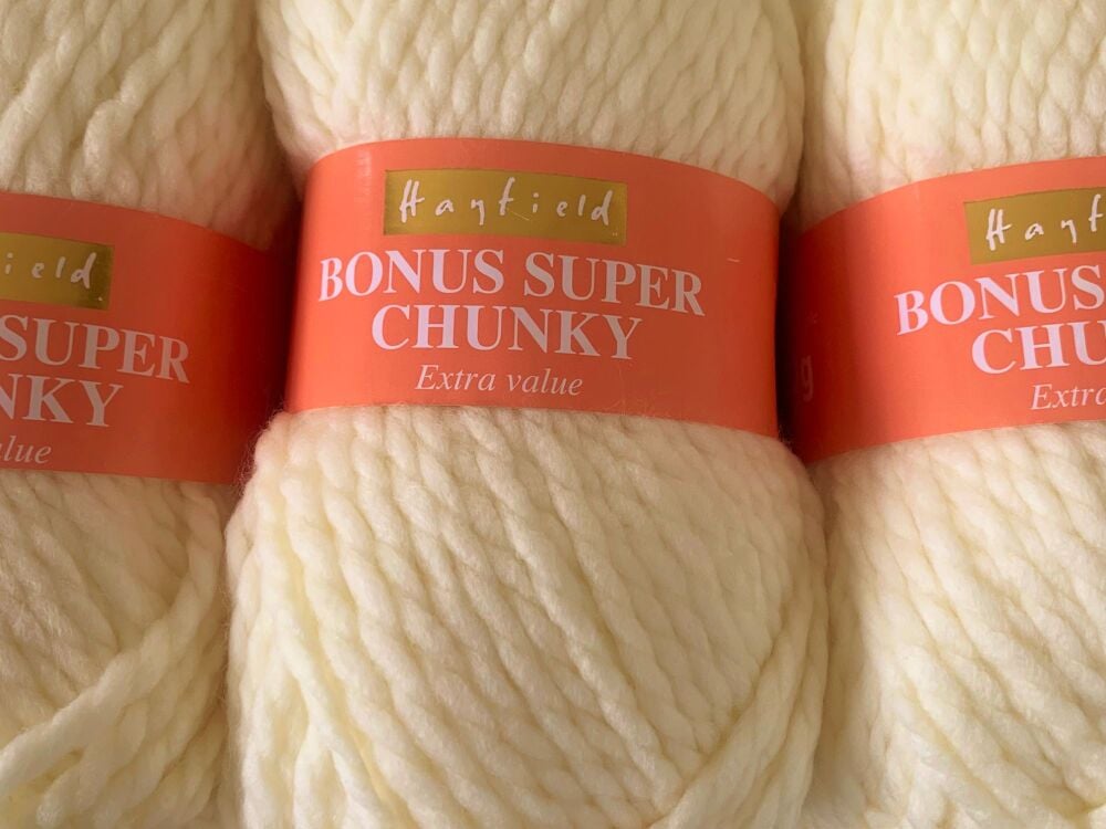 Hayfield Bonus Super Chunky Wool – Cream 812