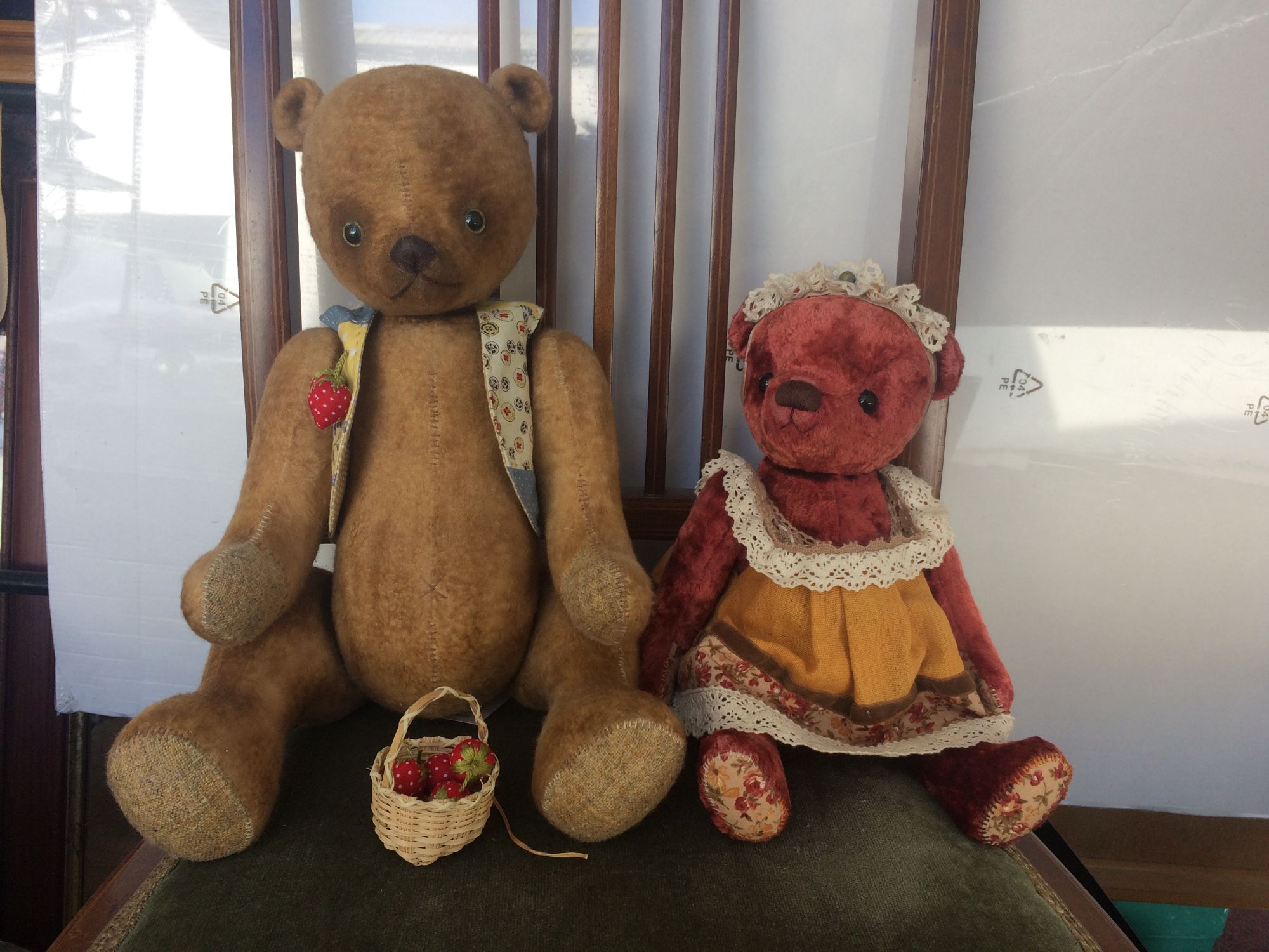 Decorative Interiors / Bygones / Antiques / Retro / Attic Finds