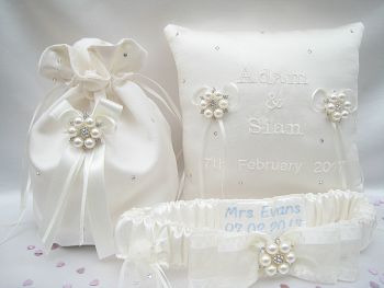 Jane Set Of Wedding Garter, Ring Cushion & Dolly Bag