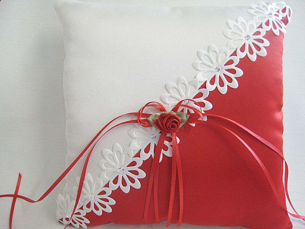 Wedding ring Pillow 100% linens with embroidery - Jandeluz Linens