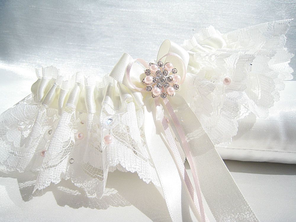 Beautiful Lucinda Blush Pink Garter