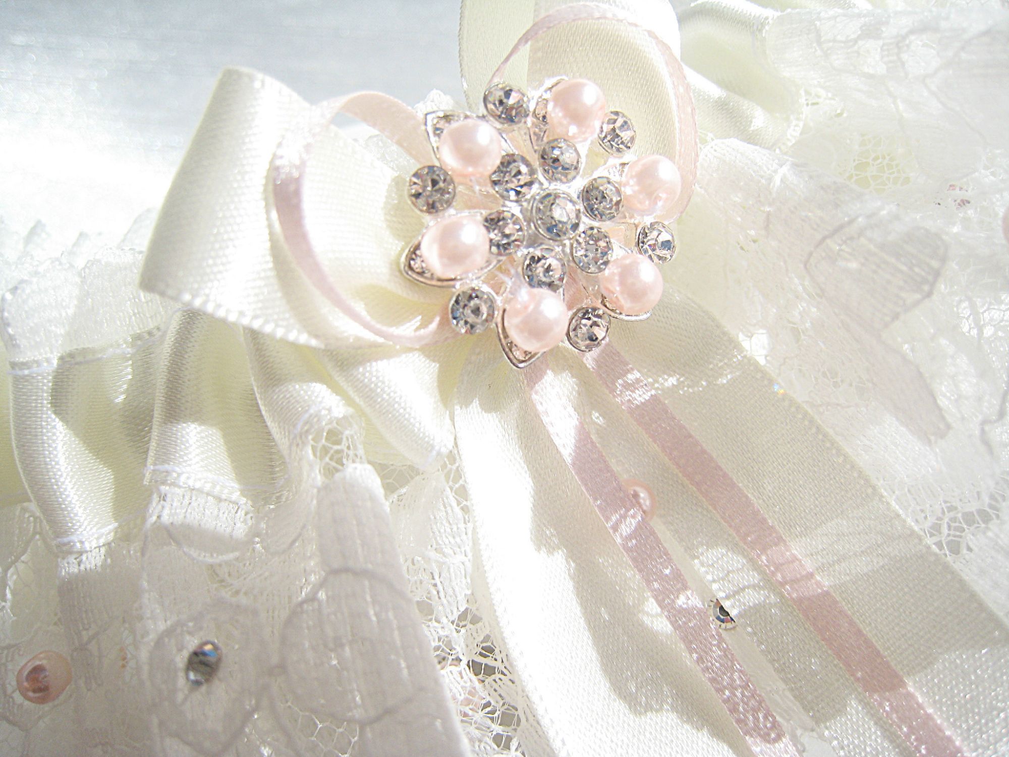 Luxury wedding garter with swarovski crystals