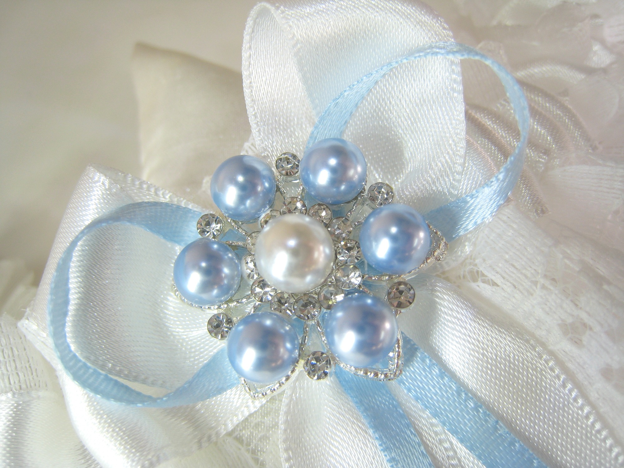 Personalised wedding garter, swarovski pearl garter