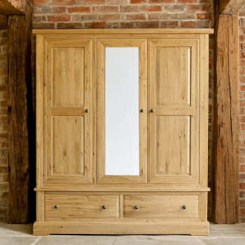 Hampton Abbey Oak Triple Wardrobe with drawers and mirror