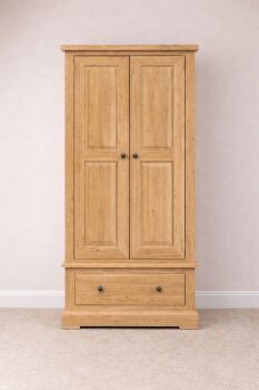 Hampton Abbey Oak Small Wardrobe with drawer