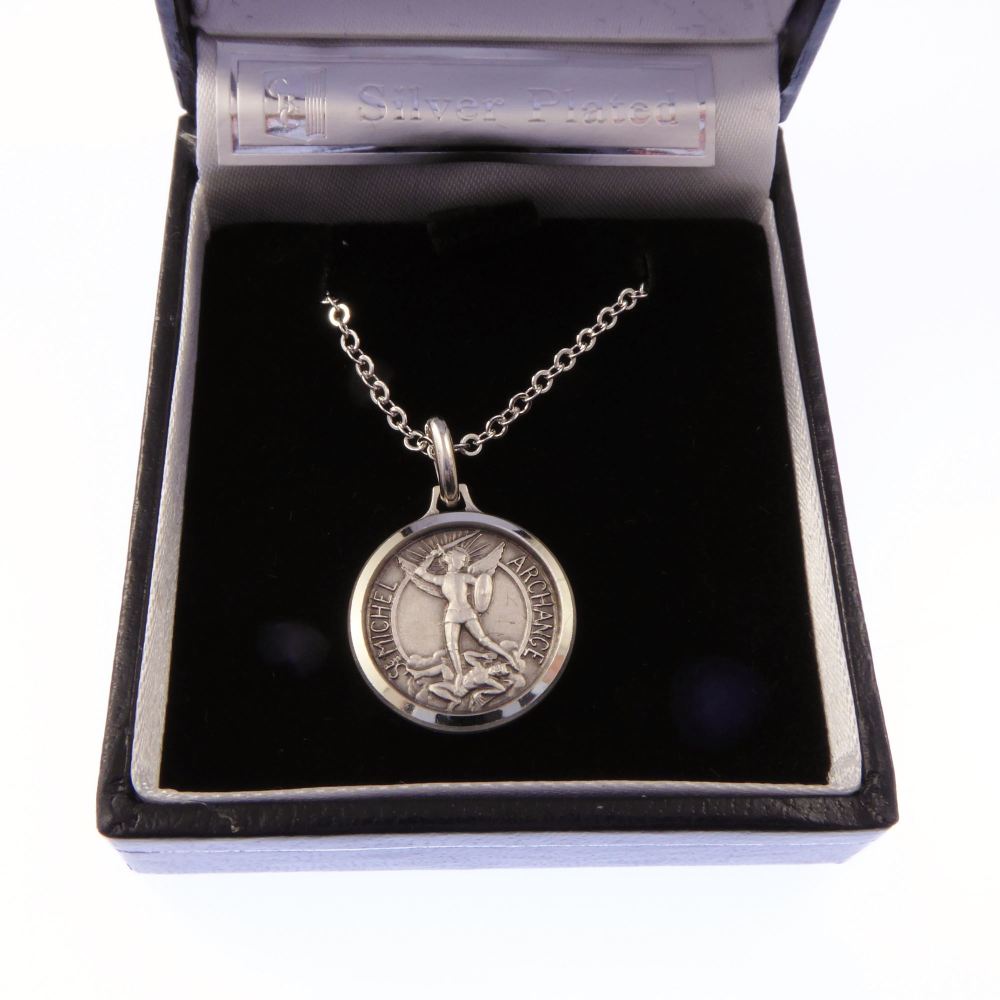Silver plated St. Michael gift boxed round 1.8cm medal and 18