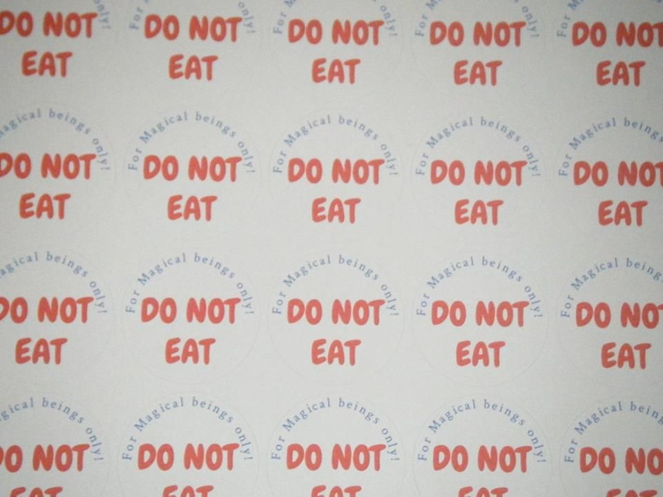 Sheet of Round DO NOT EAT Reindeer food Stickers A4