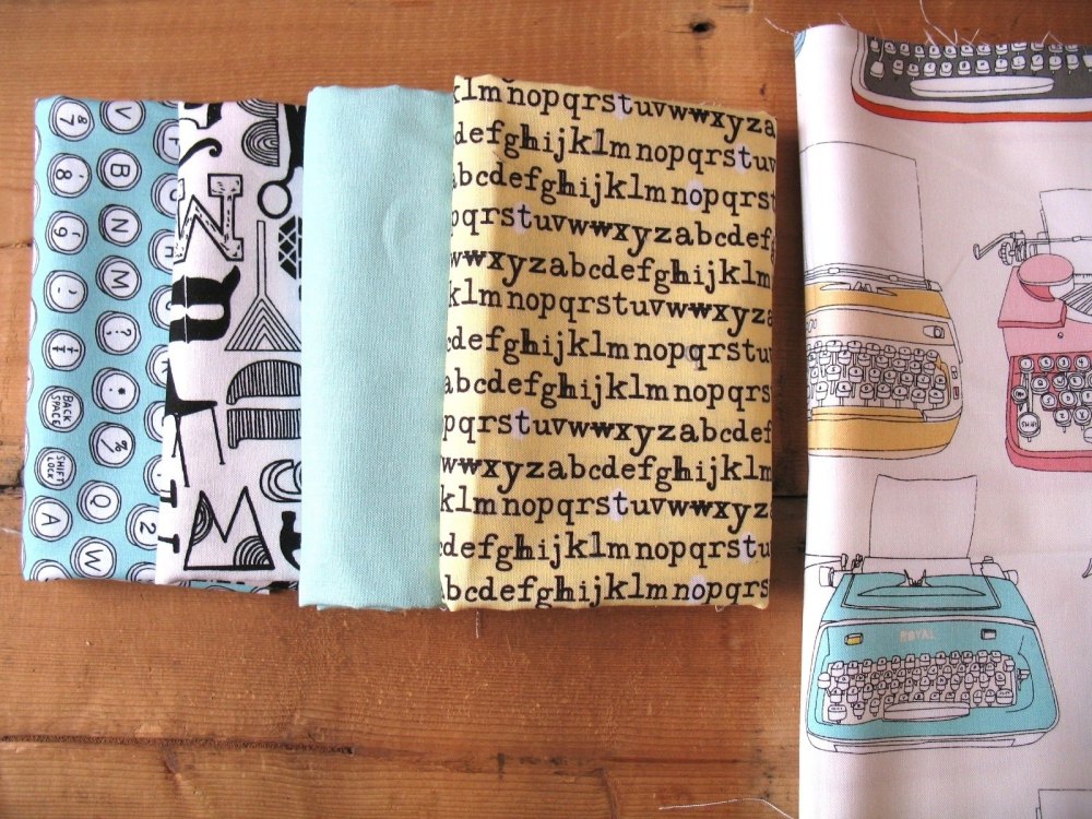 Julia Rothman TYPE - type writer  Font