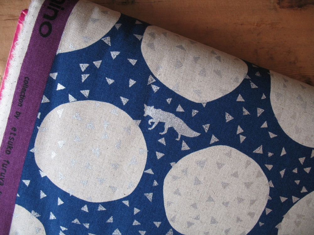 Echino Japan fox in Den in blue 