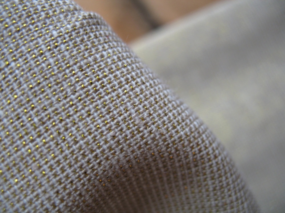 Robert Kaufman Essex  YARN DYED METALLIC sand 