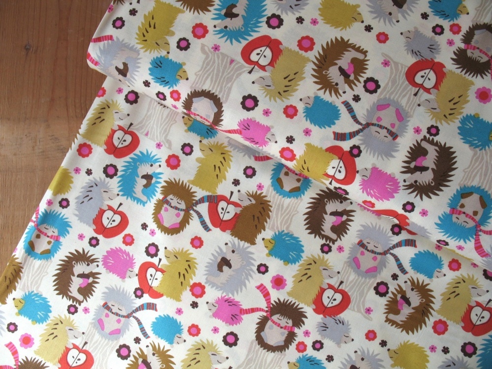 Mini Cloth stack Hedgehog, foxes and friends on an adventure.