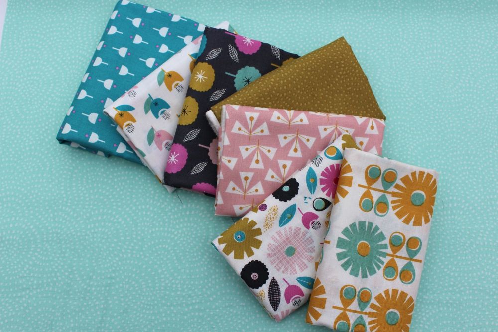 Rachel Cave confetti, Large retro flower