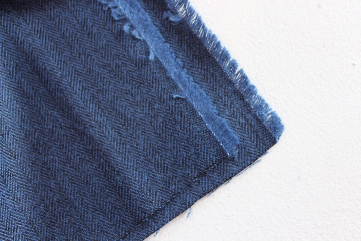 BOLT END -Robert Kaufman Shetland FLANNEL herringbone in INDIGO