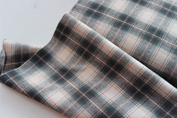 Robert Kaufman Tahoe  Flannel -Oxford in GREEN