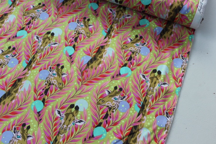 Tula Pink - Everglo- Neck for days in MOON BEAM