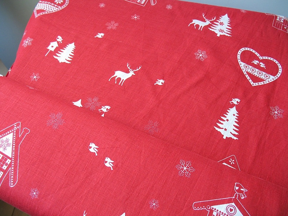  'La chateaux des Alpes' Robins at Christmas pure linen in red (WIDE)