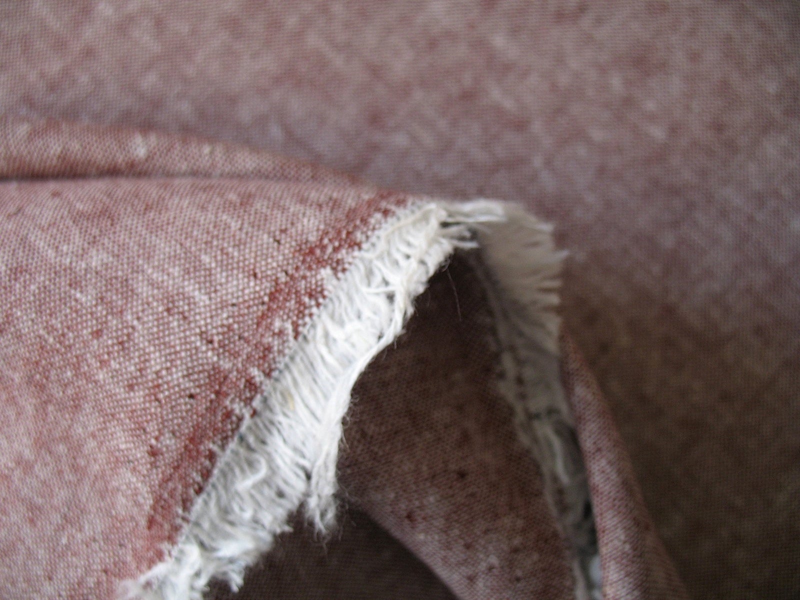 Robert Kaufman Essex YARN DYED LINEN in red