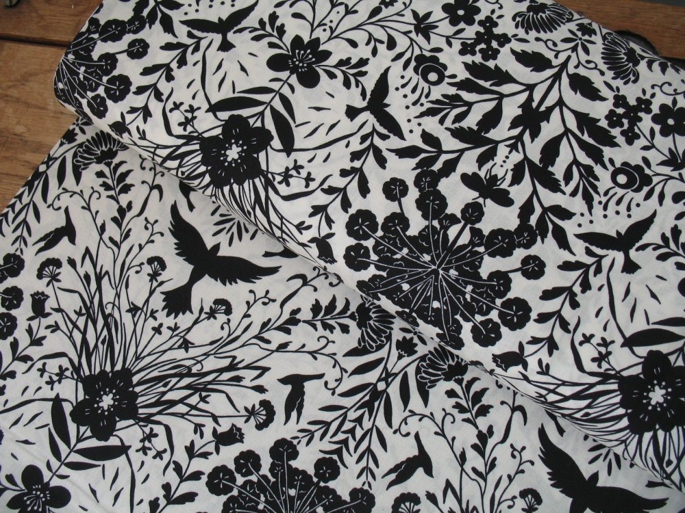 Jennifer Sampou scene in black on cream smoke 