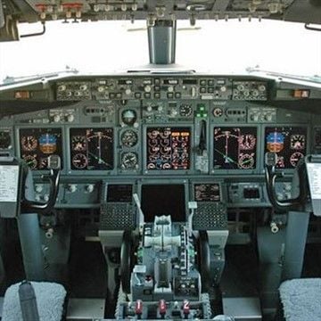 Try your hand at a 737 flight simulator at Gloucester Airport