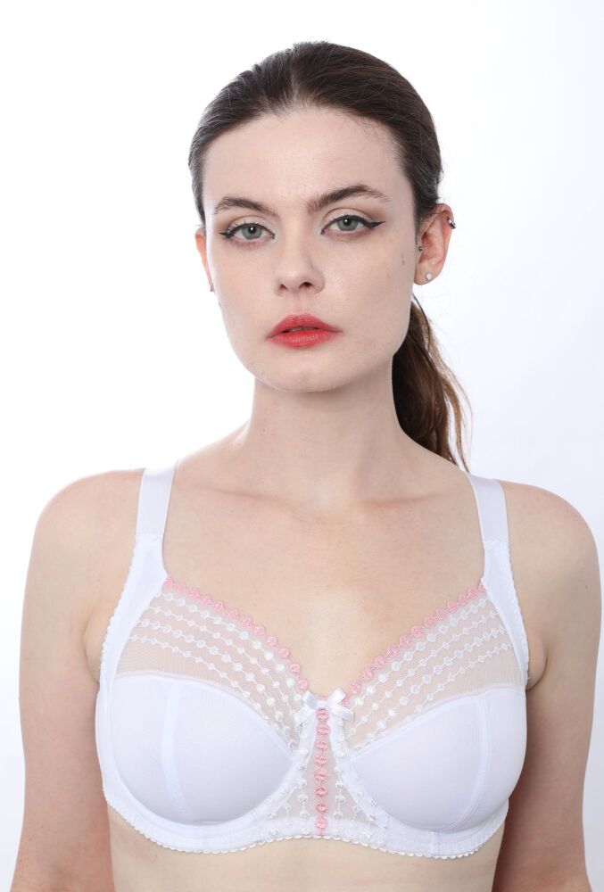 LG675 - 40 PCS OF WHITE with PINK DOTS UNDERWIRED BRA @ £7.50 each