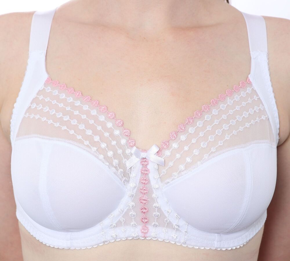 LG675 - 40 PCS OF WHITE with PINK DOTS UNDERWIRED BRA @ £7.50 each