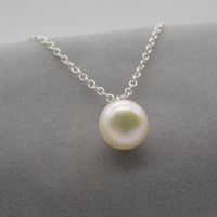 Single Pearl Pendant in White 5-6 mm