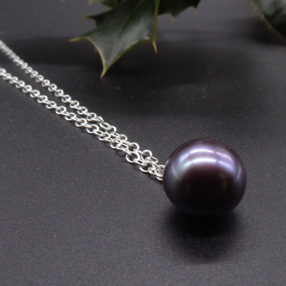 Purple Hue Black Pearl Pendant - Available In Different Sizes - Prices From £24-£42