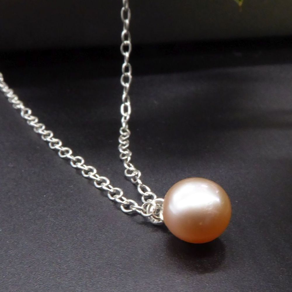 Single peach pearl necklace, modern and dainty 5-6mm