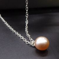 Dainty single peach pearl necklace 7-8mm