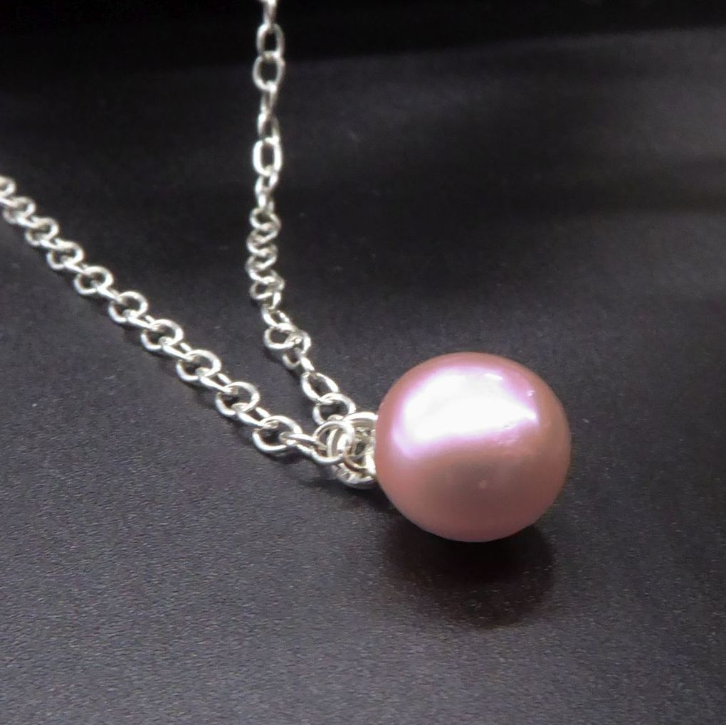 Single pink pearl dainty pendant - 5-6mm