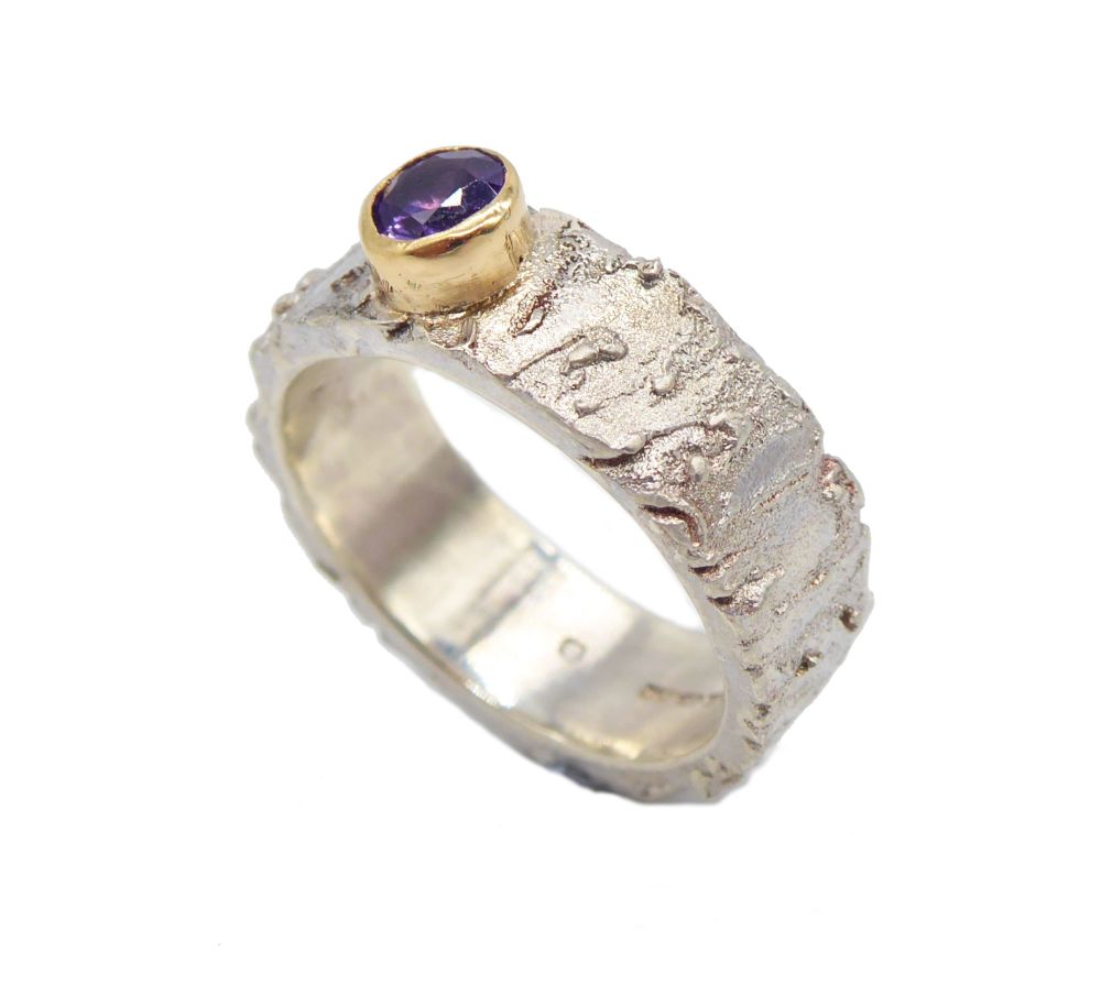 Purple Sapphire Rivda Gemstone Ring
