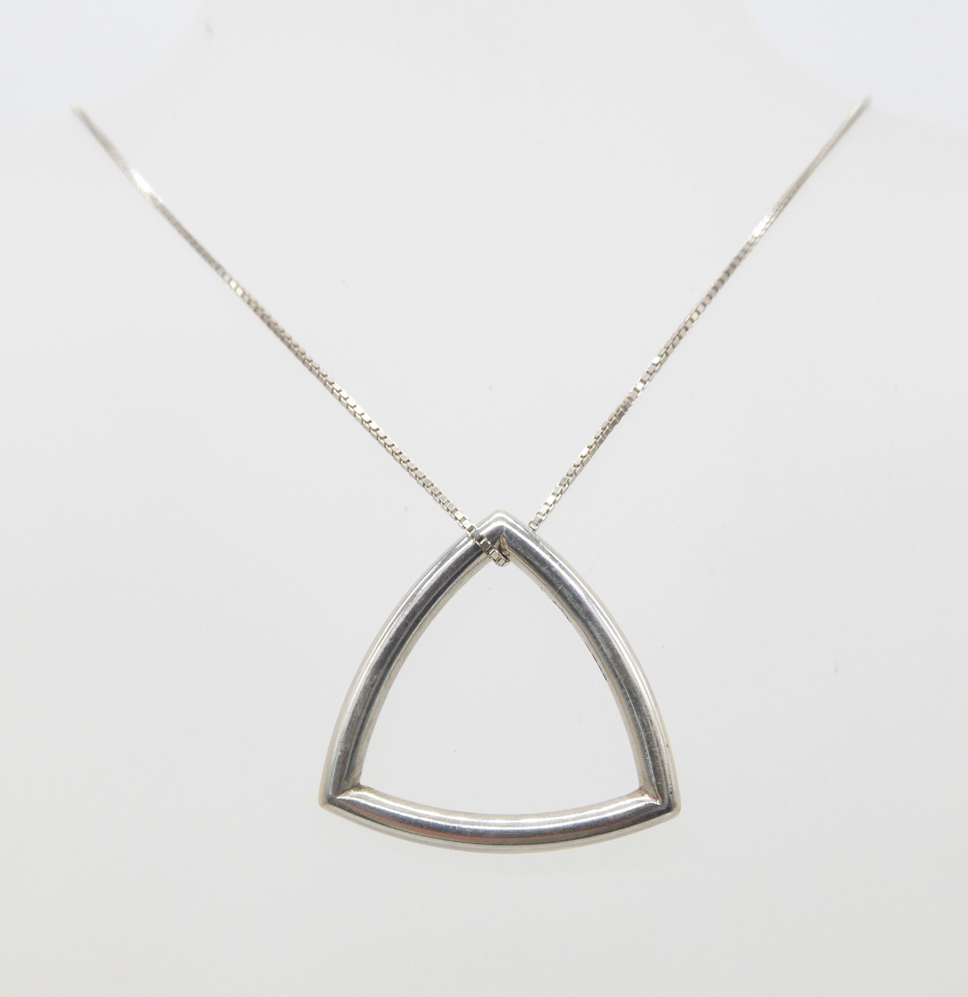 Triangle pendant/ring