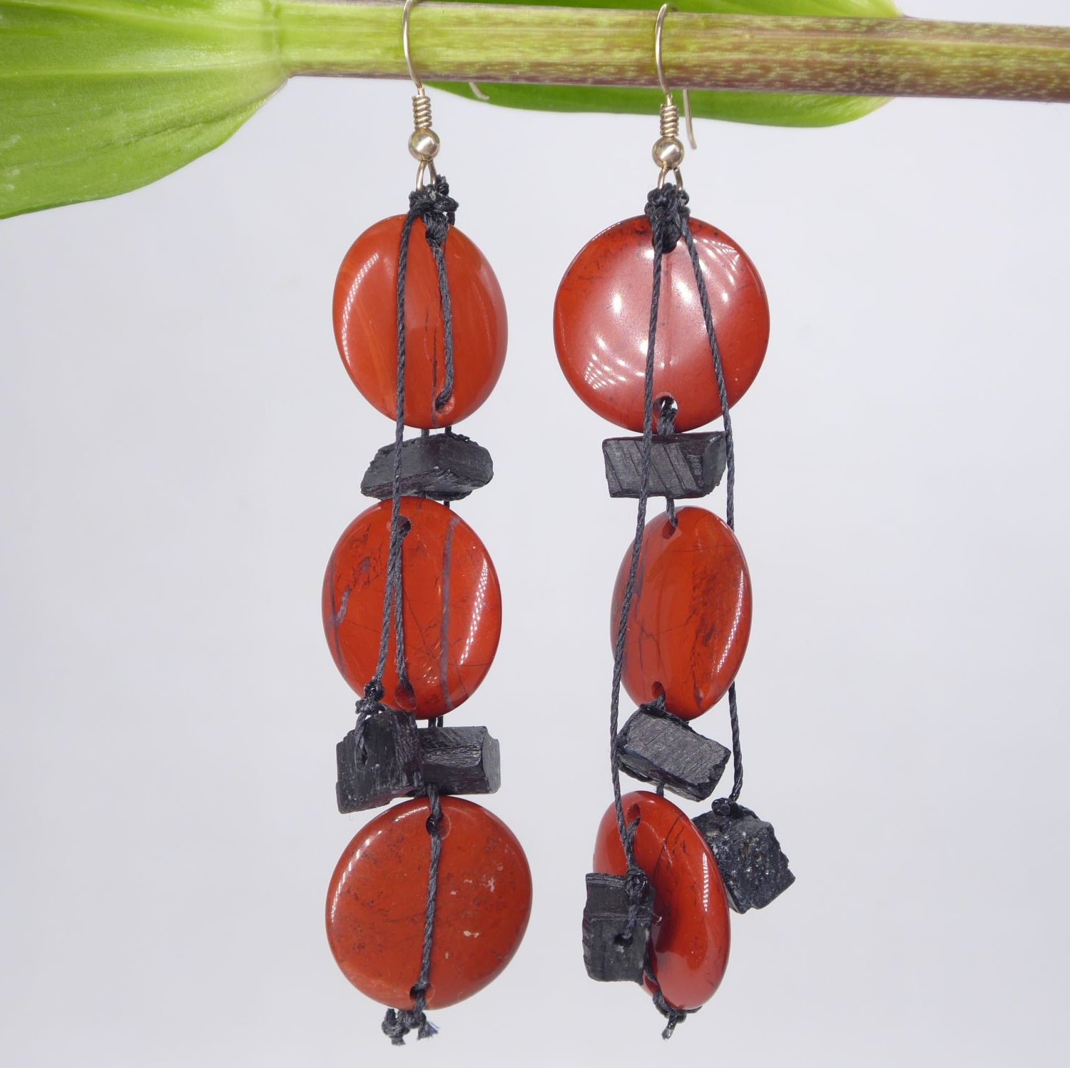 Agate and jet drop earrings