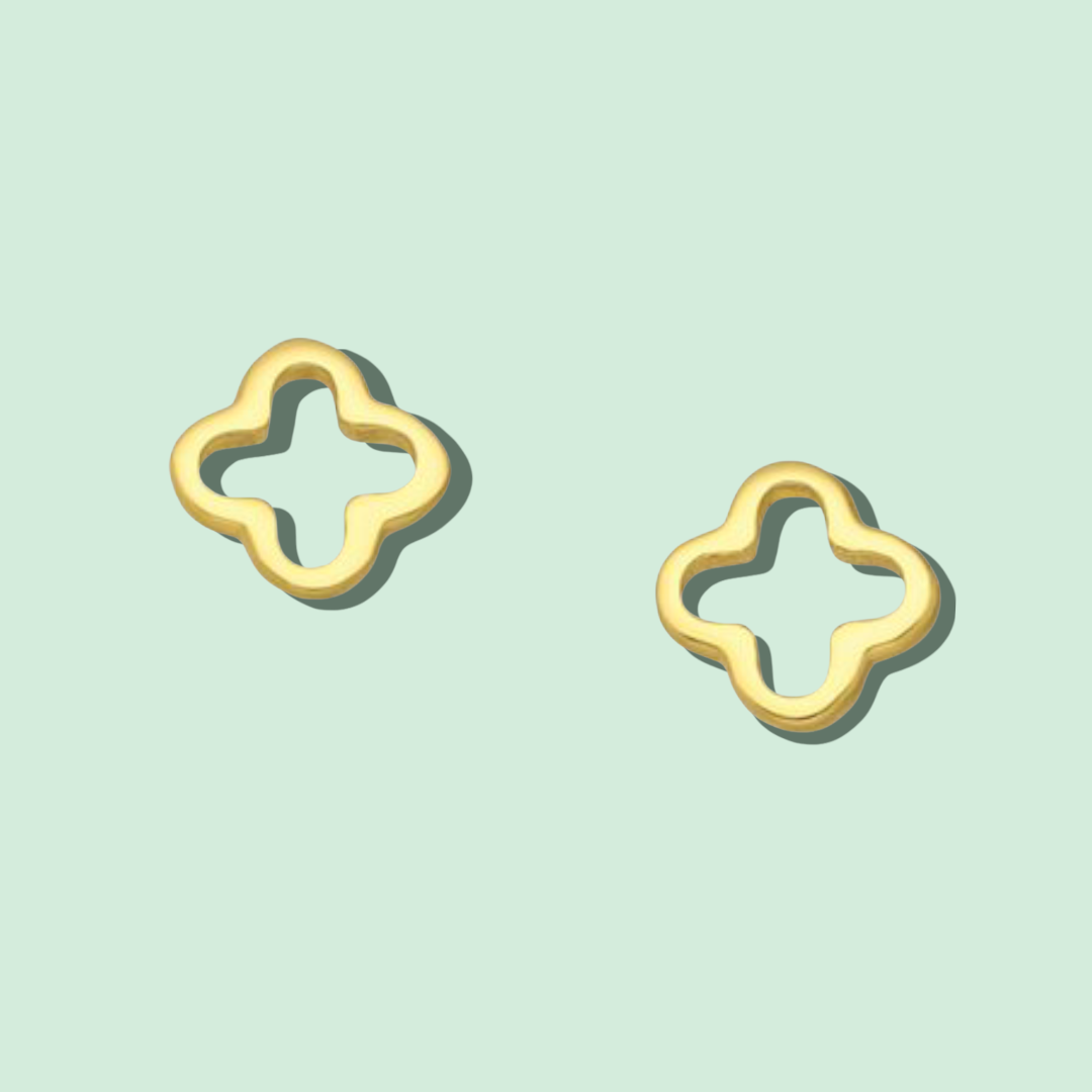 Gold clover shaped stud earrings