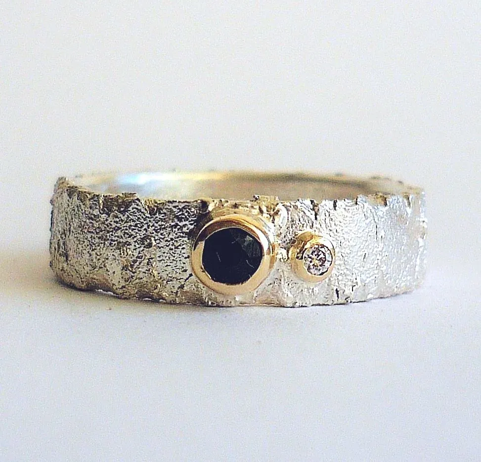 The Rivda alternative engagement ring